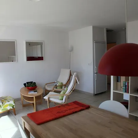 Quai 9 Apartament