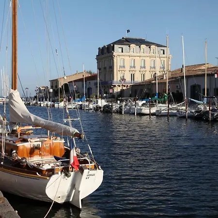 Quai 9 Apartament *